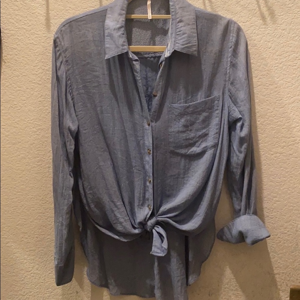 FREE PEOPLE. Lightweight button down.